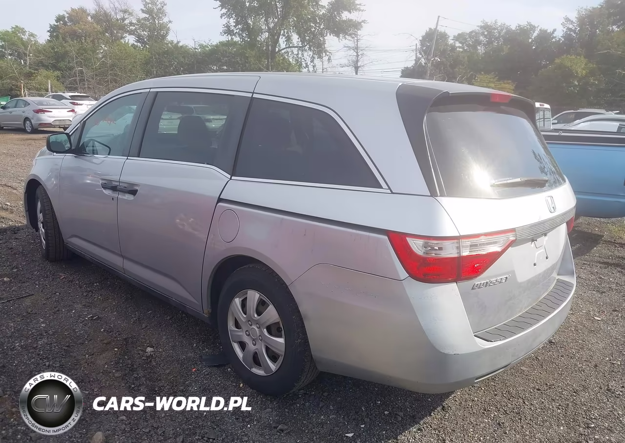 2013 Honda Odyssey Lx VIN:5FNRL5H28DB028850 - 3