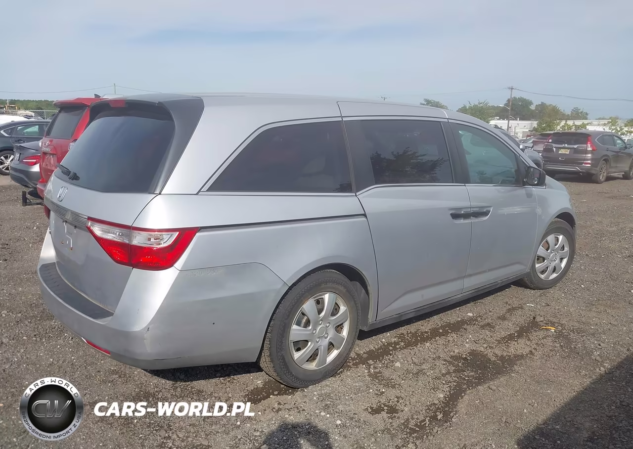 2013 Honda Odyssey Lx VIN:5FNRL5H28DB028850 - 4