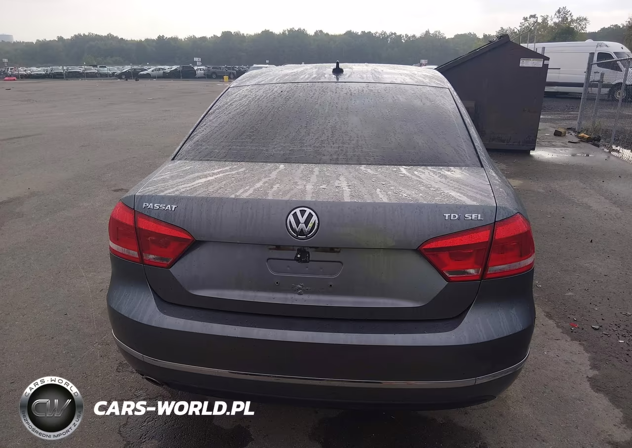 2015 Volkswagen Passat 2.0L Tdi Sel Premium VIN:1VWCV7A38FC064727 - 16