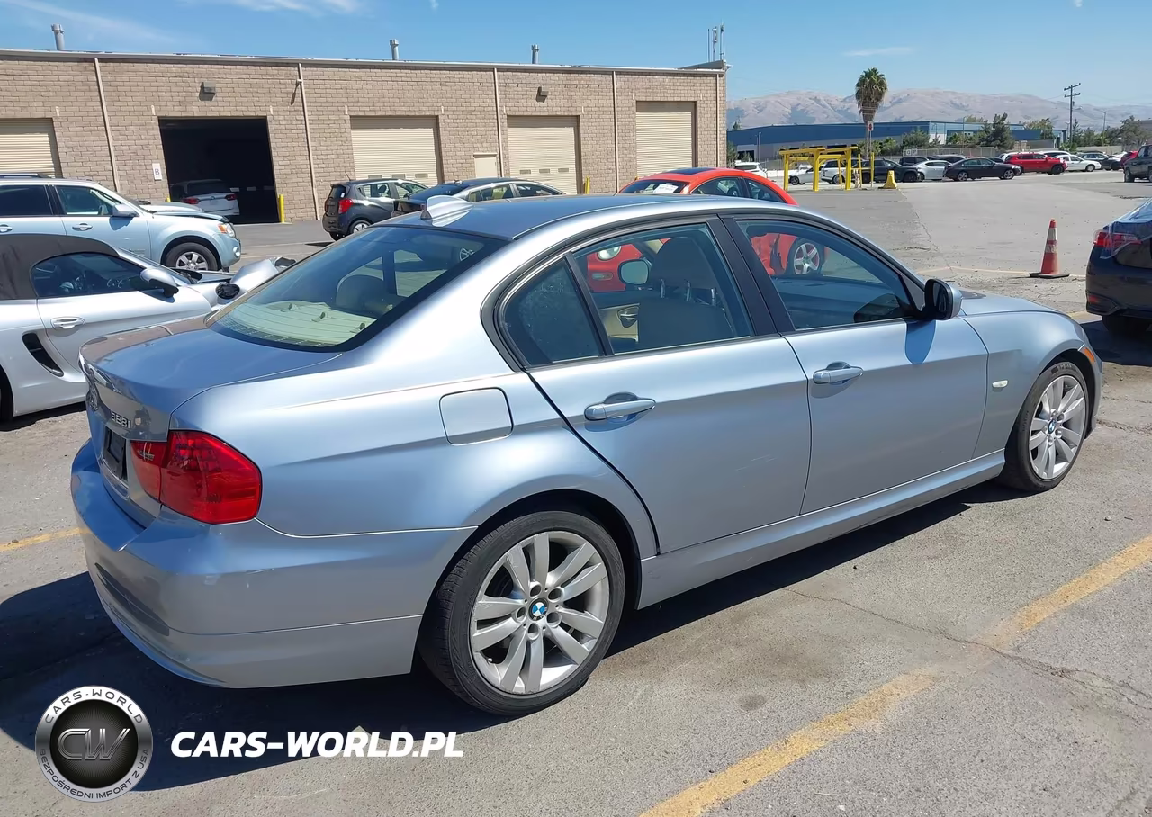 2009 BMW 328I VIN:WBAPH53559A435001 - 4
