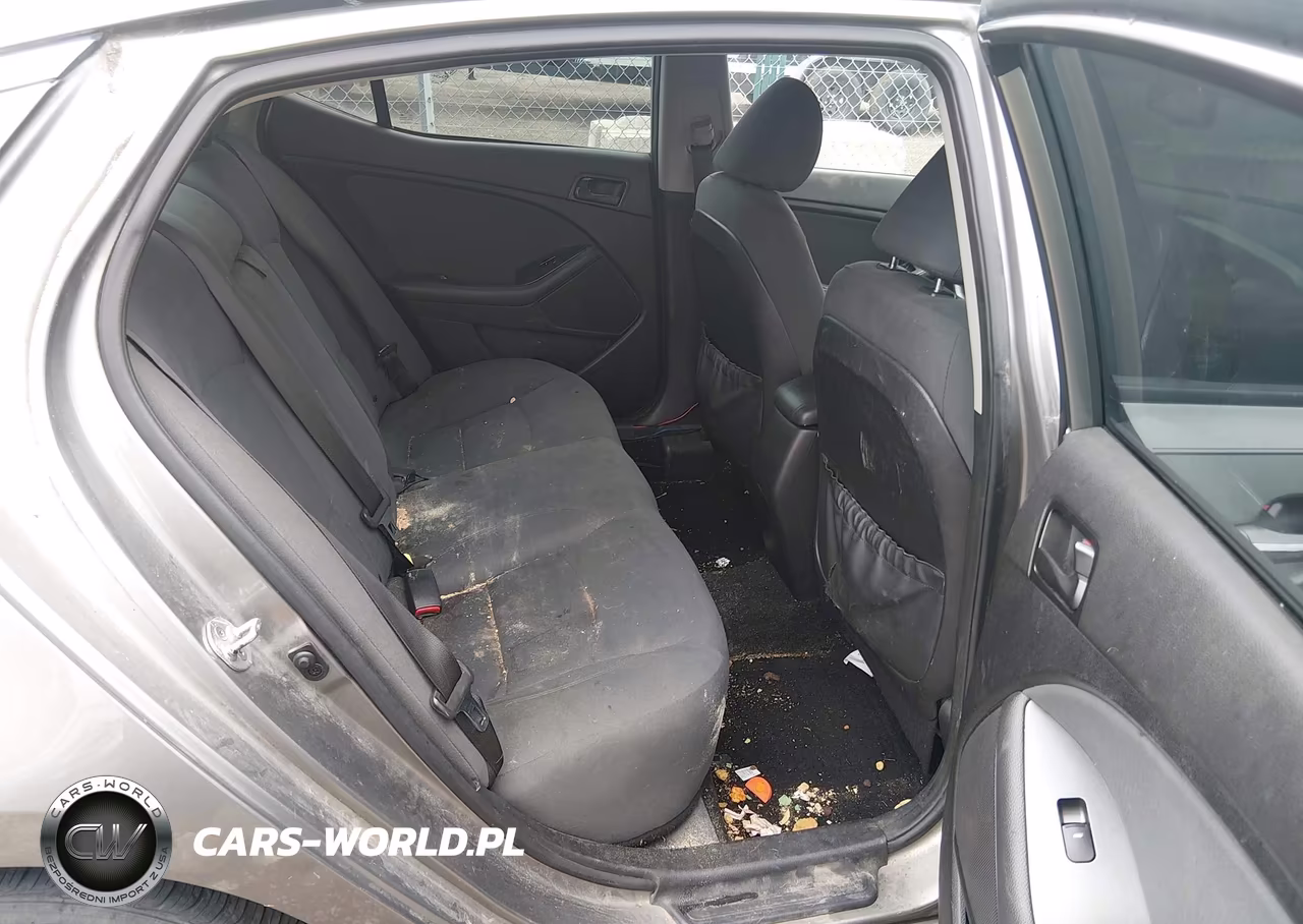 2015 Kia Optima Lx VIN:5XXGM4A70FG416918 - 8