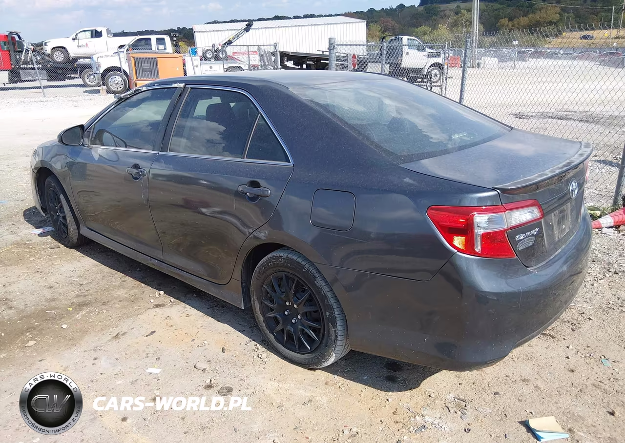 2014 Toyota Camry Se VIN:4T1BF1FK5EU405448 - 3