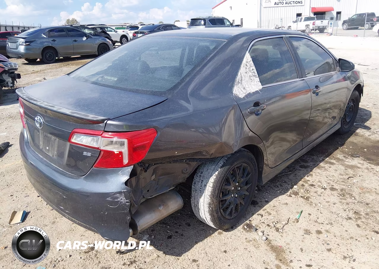 2014 Toyota Camry Se VIN:4T1BF1FK5EU405448 - 4