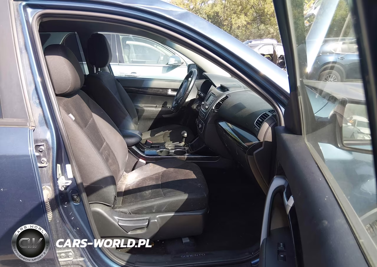 2015 Kia Sorento Lx VIN:5XYKTCA61FG592094 - 5