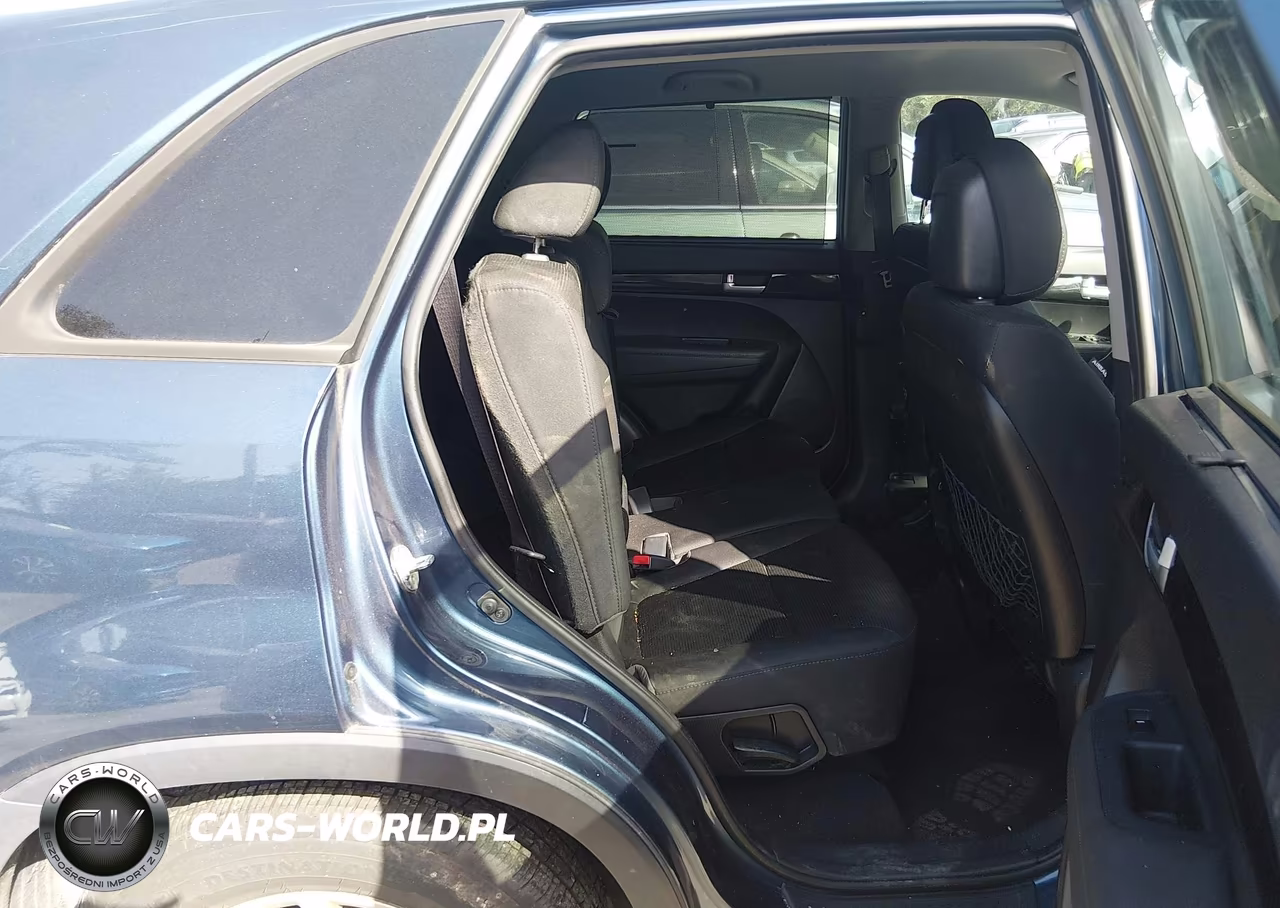 2015 Kia Sorento Lx VIN:5XYKTCA61FG592094 - 8