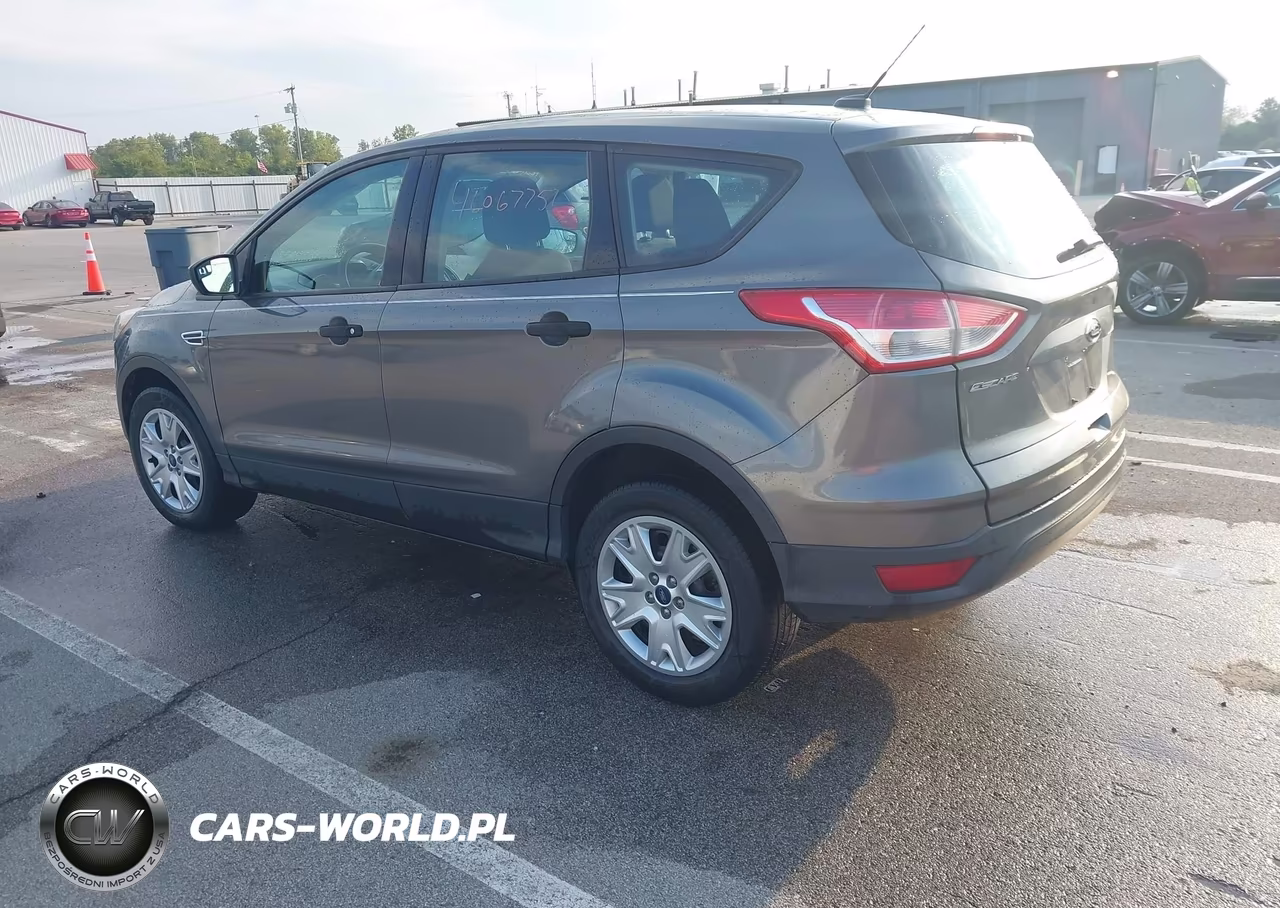 2013 Ford Escape S VIN:1FMCU0F74DUC22346 - 3