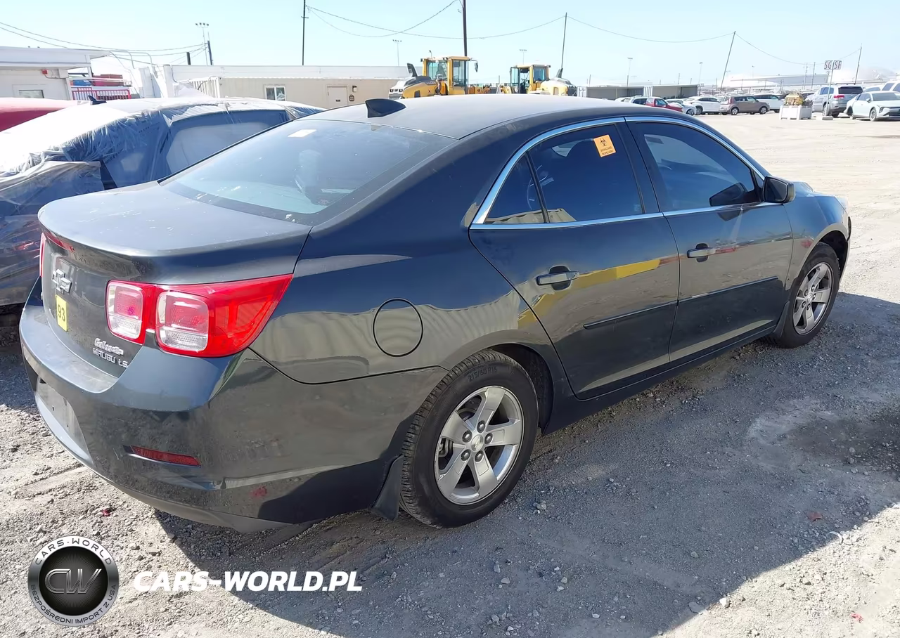 2015 Chevrolet Malibu Ls VIN:1G11B5SL2FF312323 - 4