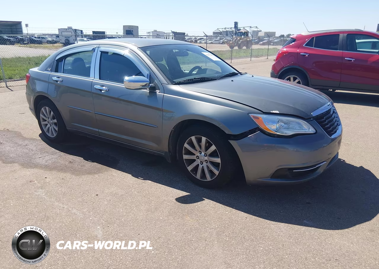 2013 Chrysler 200 Touring VIN:1C3CCBBB6DN588739 - 1