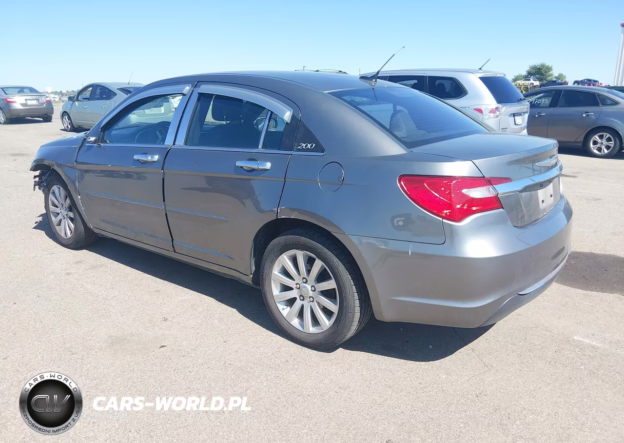 2013 Chrysler 200 Touring VIN:1C3CCBBB6DN588739 - 3