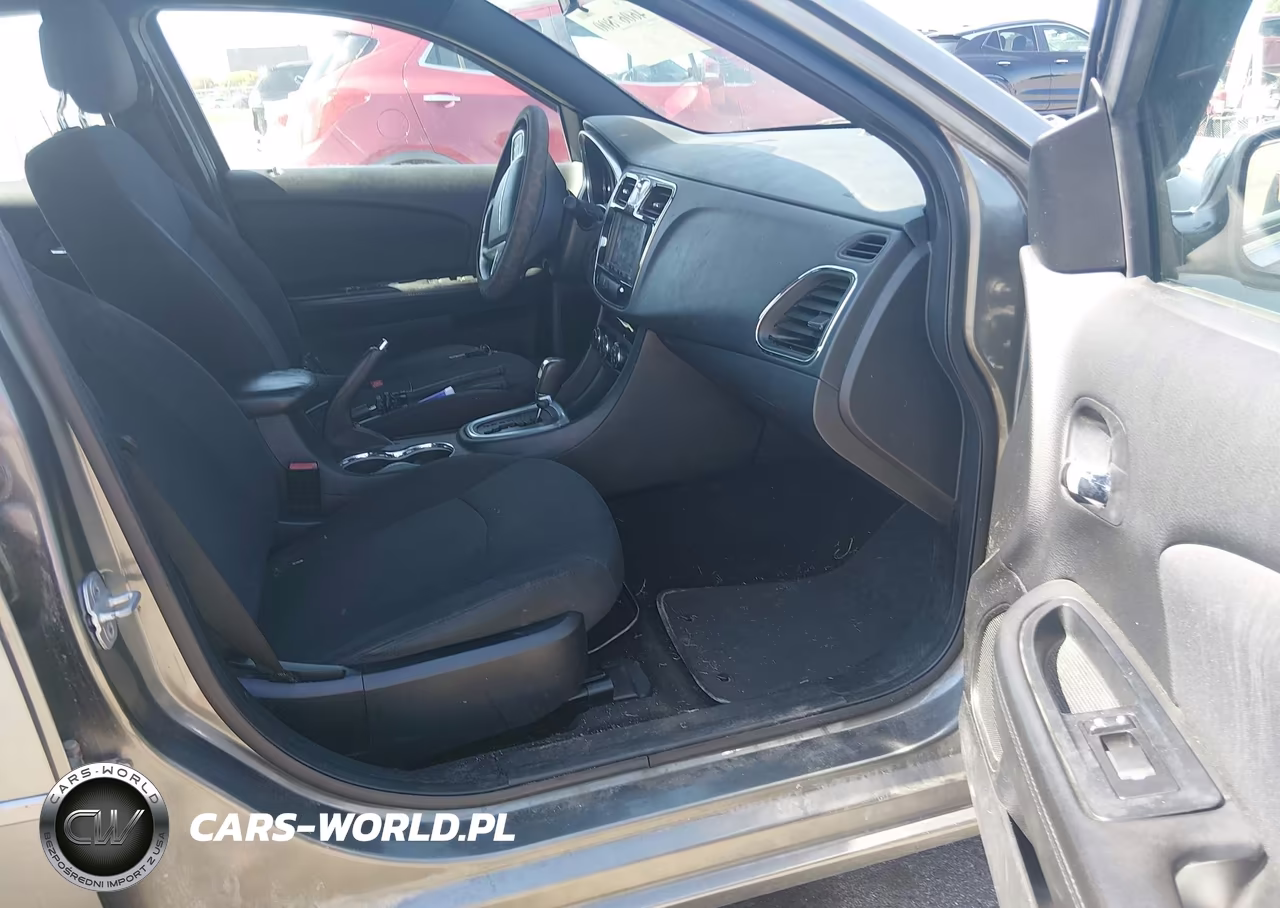 2013 Chrysler 200 Touring VIN:1C3CCBBB6DN588739 - 5