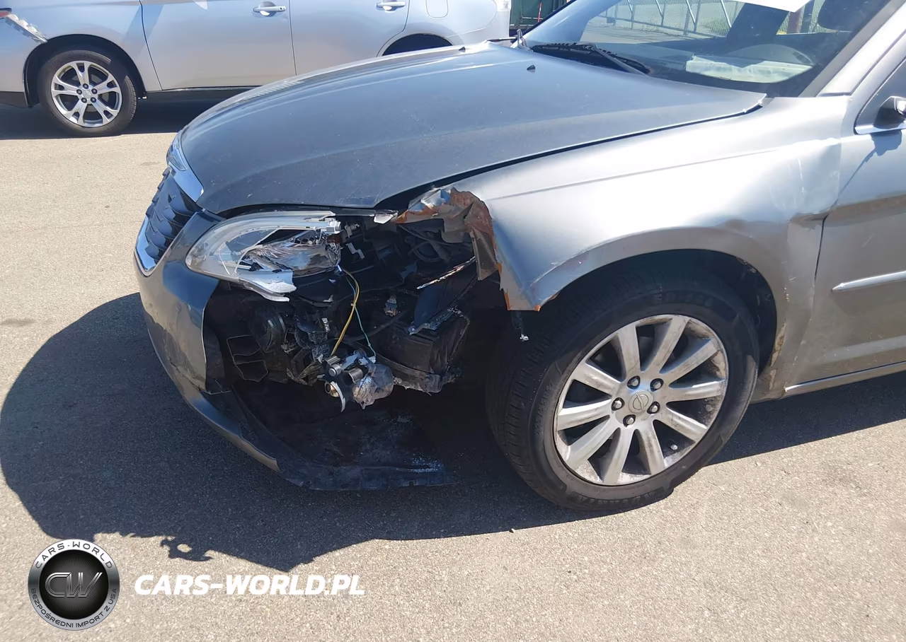 2013 Chrysler 200 Touring VIN:1C3CCBBB6DN588739 - 6