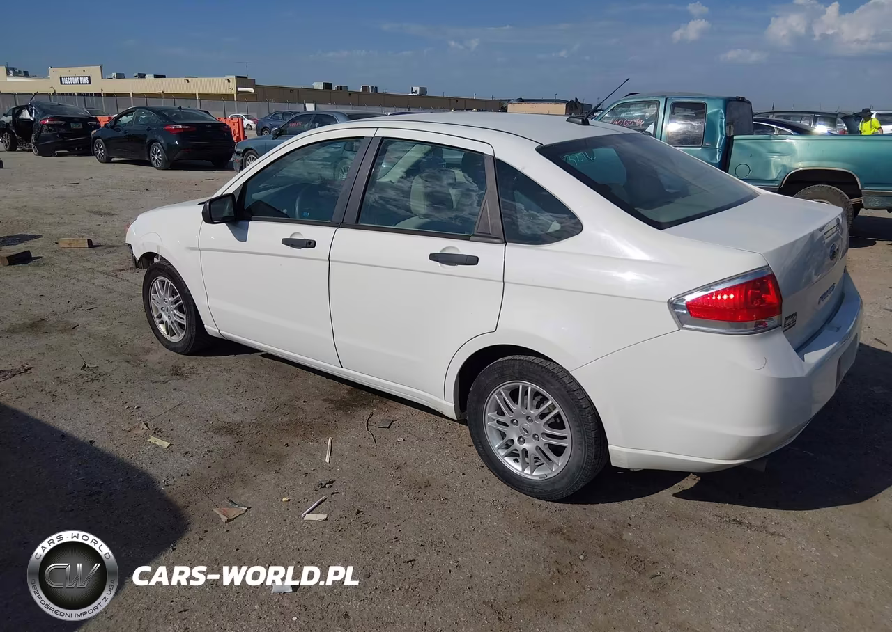 2010 Ford Focus Se VIN:1FAHP3FN6AW196470 - 3