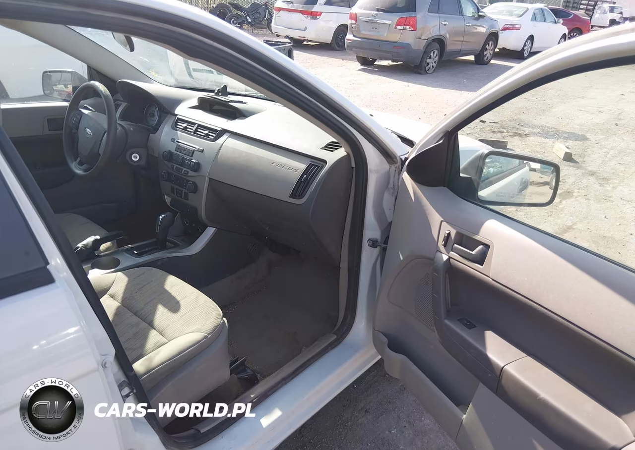2010 Ford Focus Se VIN:1FAHP3FN6AW196470 - 5