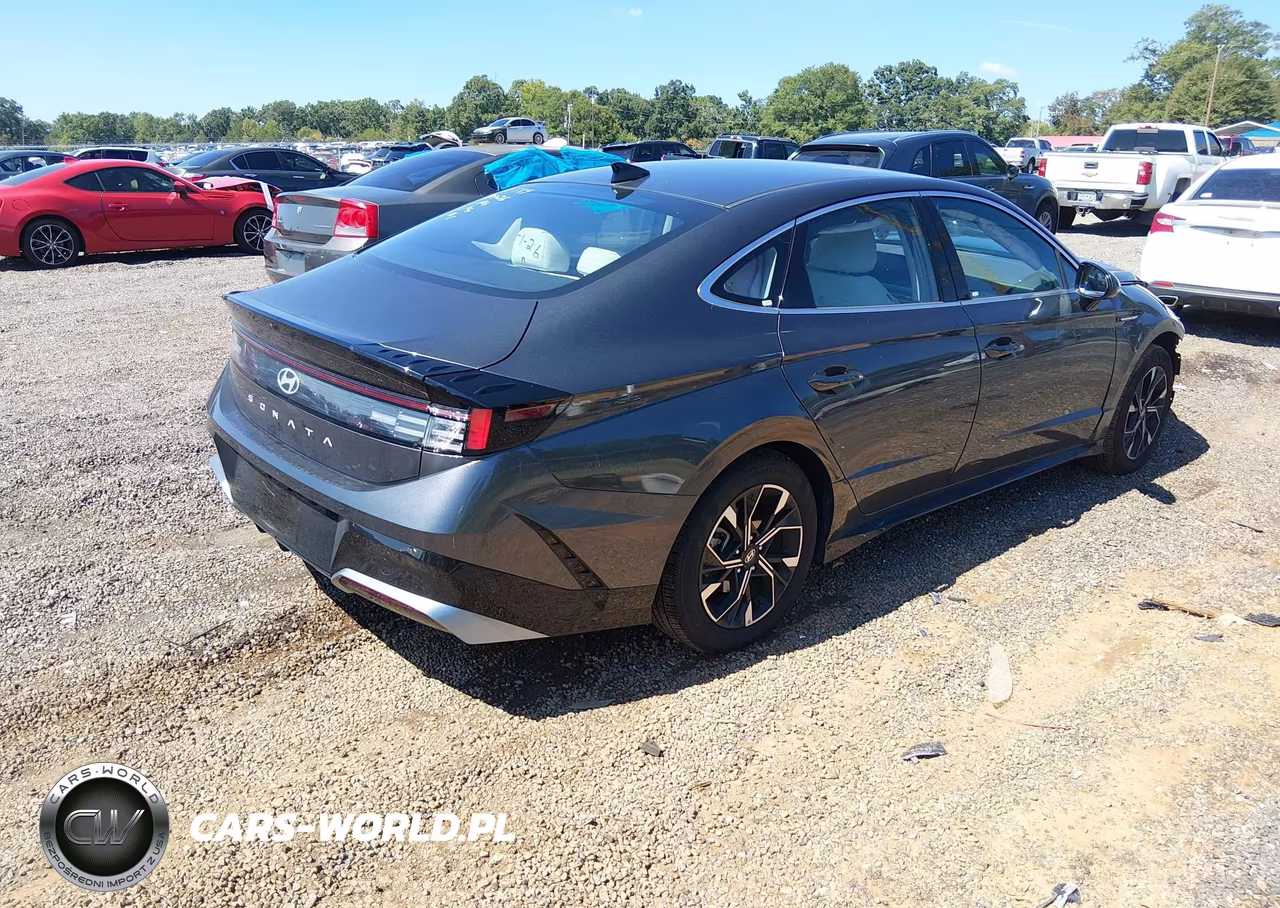 2025 Hyundai Sonata Sel VIN:KMHL64JA5SA478854 - 4