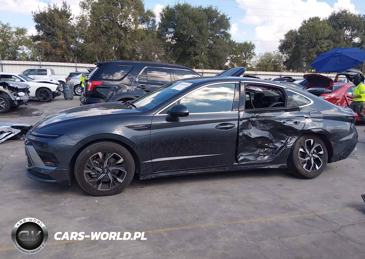 2025 Hyundai Sonata Sel VIN:KMHL64JA3SA449000 - 14