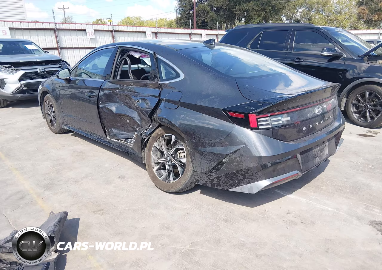 2025 Hyundai Sonata Sel VIN:KMHL64JA3SA449000 - 3