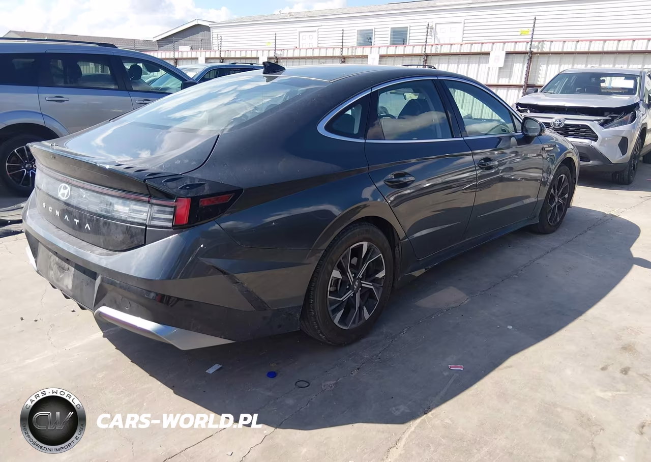 2025 Hyundai Sonata Sel VIN:KMHL64JA3SA449000 - 4