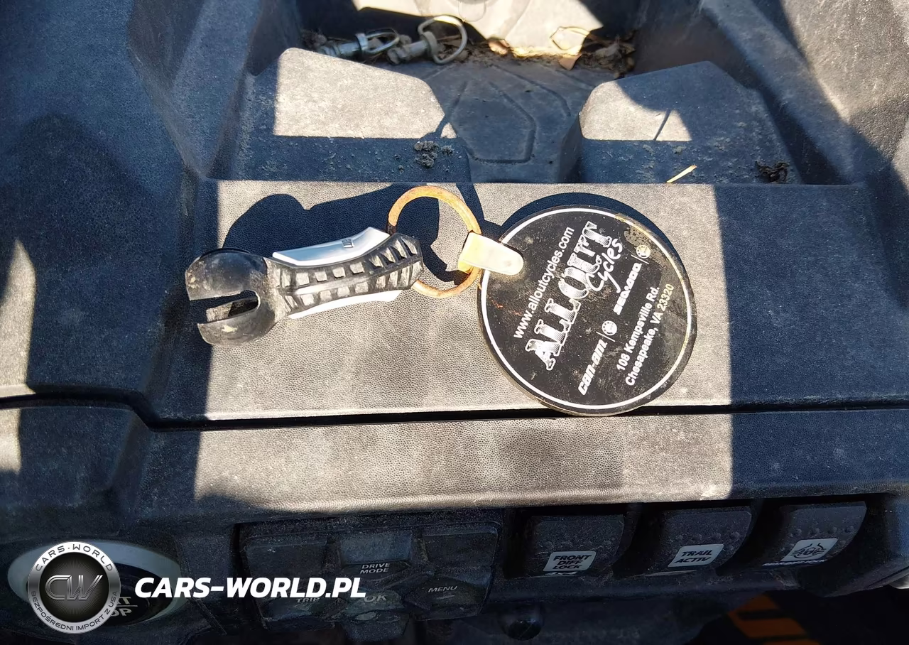 2025 Can-Am Commander Xt 1000R-Xt-P 1000R VIN:3JBAKAX41SE001829 - 11