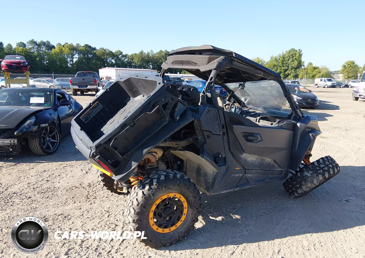 2025 Can-Am Commander Xt 1000R-Xt-P 1000R VIN:3JBAKAX41SE001829 - 4