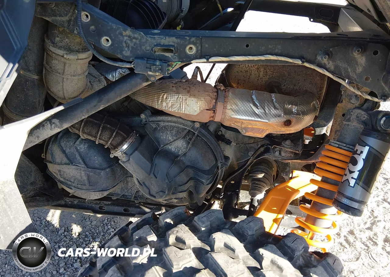 2025 Can-Am Commander Xt 1000R-Xt-P 1000R VIN:3JBAKAX41SE001829 - 9