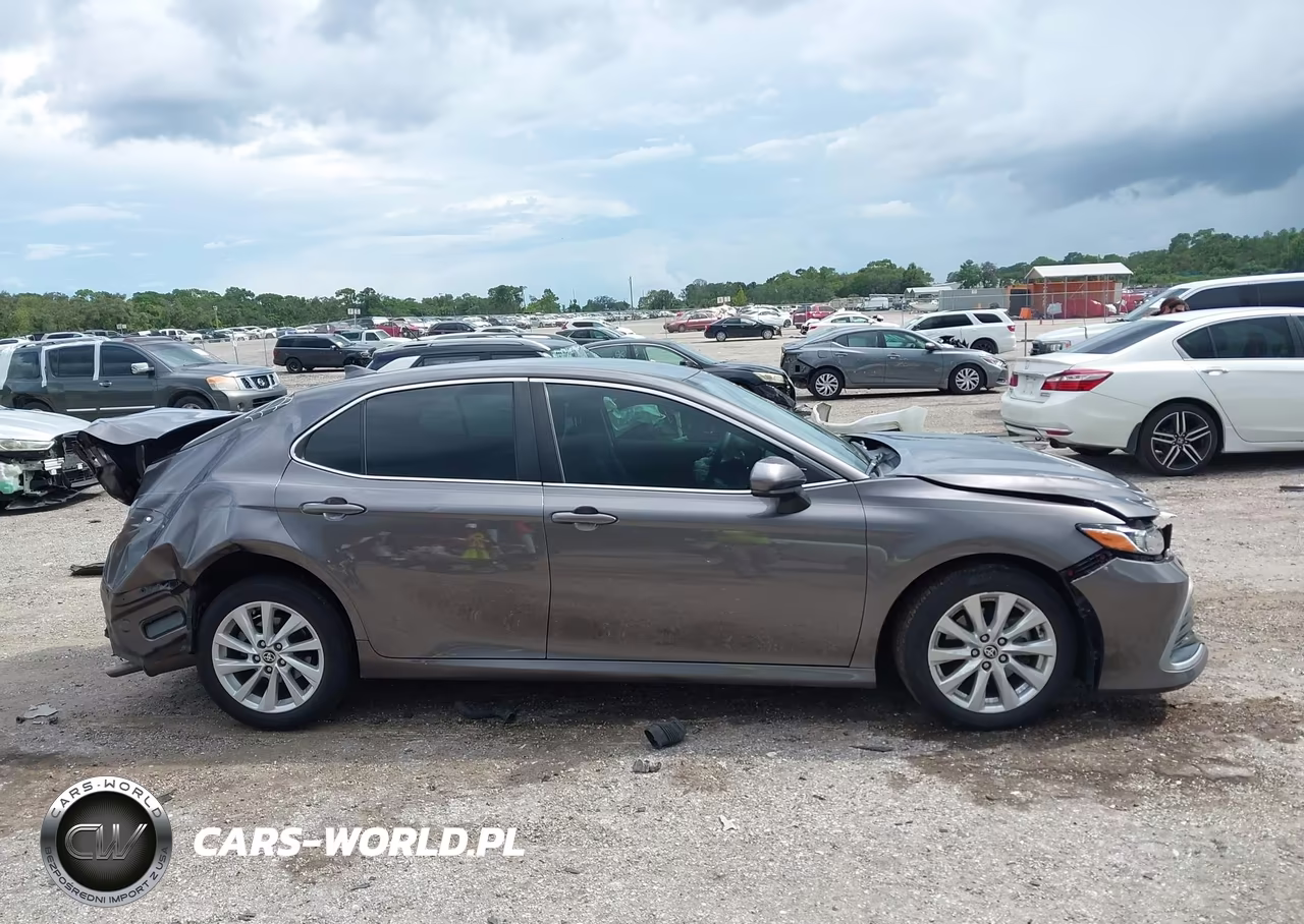 2021 Toyota Camry Le VIN:4T1C11AK9MU600199 - 13