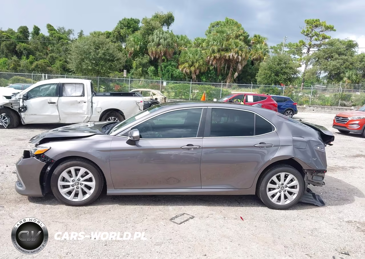 2021 Toyota Camry Le VIN:4T1C11AK9MU600199 - 14