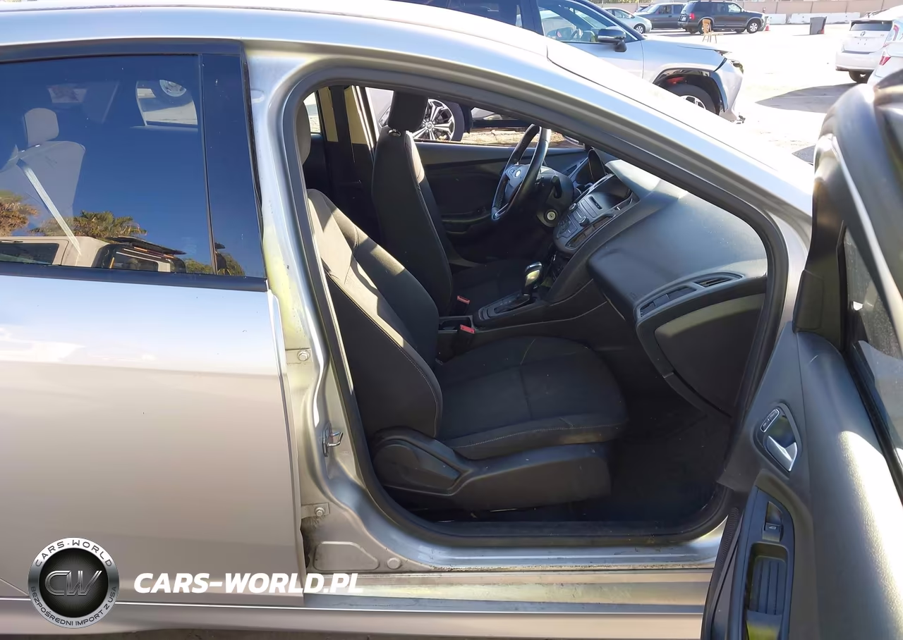 2015 Ford Focus Se VIN:1FADP3F26FL249097 - 5
