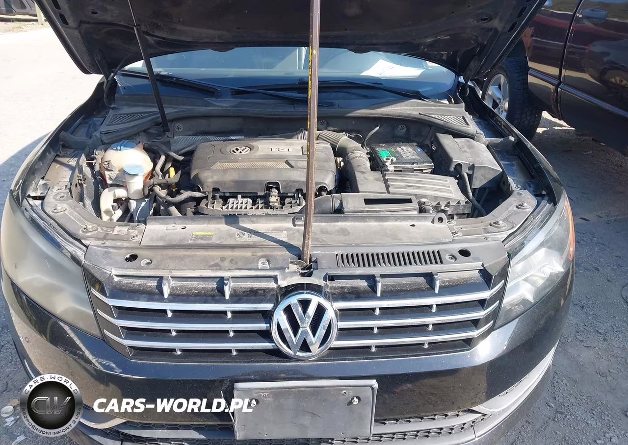 2015 Volkswagen Passat 1.8T Wolfsburg Edition VIN:1VWAT7A32FC098725 - 10