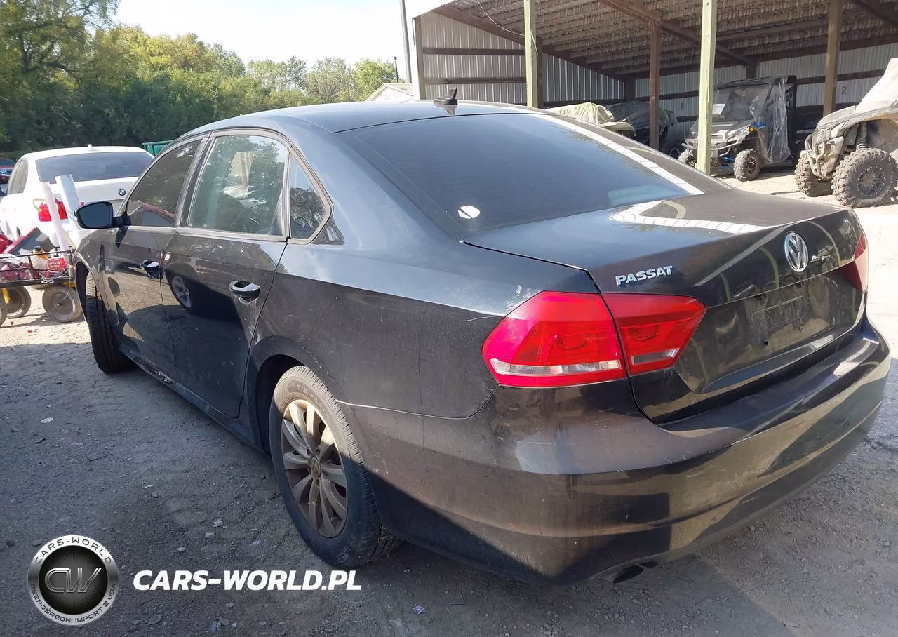 2015 Volkswagen Passat 1.8T Wolfsburg Edition VIN:1VWAT7A32FC098725 - 3