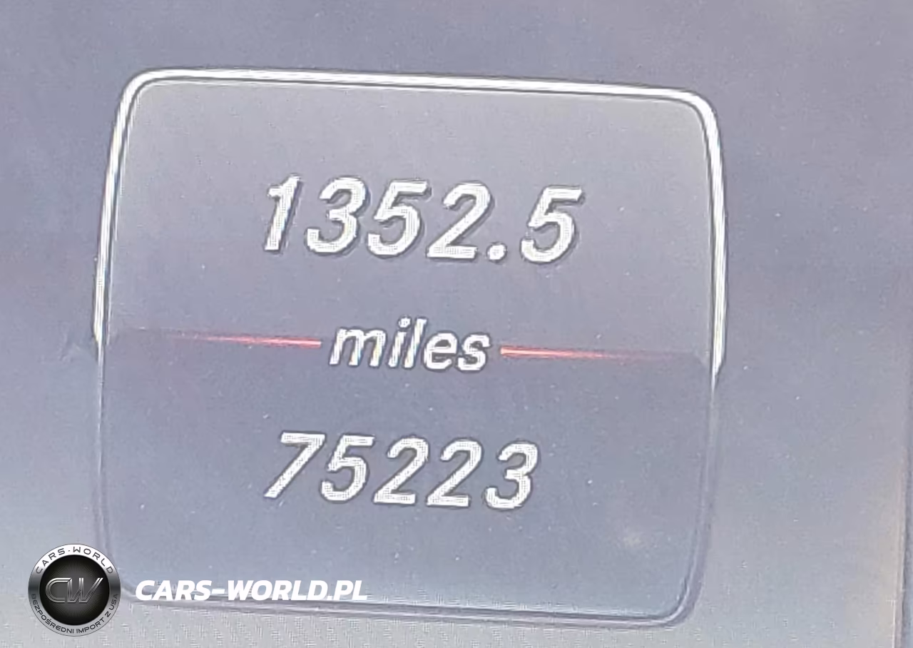 2018 Mercedes-Benz C 300 4Matic VIN:55SWF4KB4JU240345 - 15