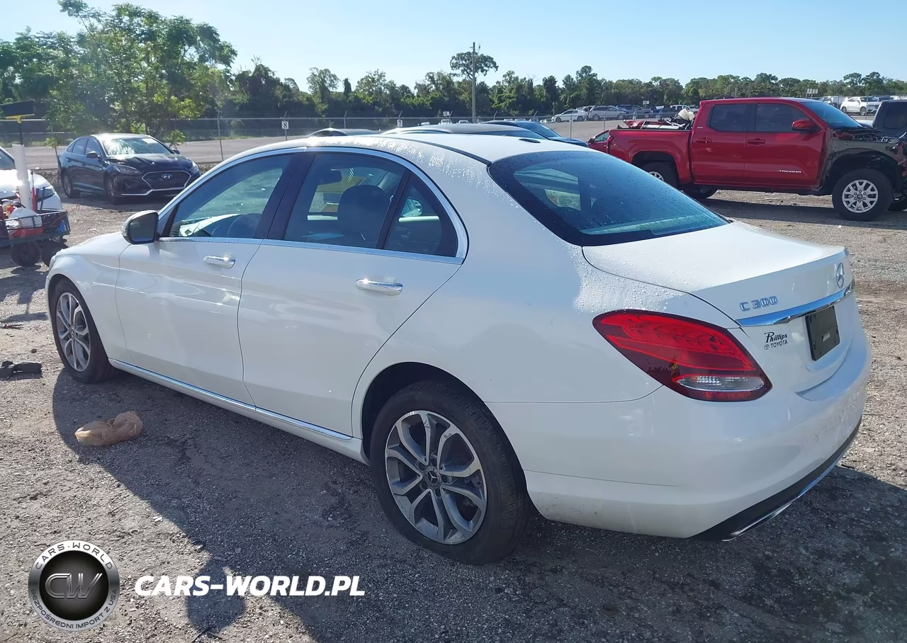 2018 Mercedes-Benz C 300 4Matic VIN:55SWF4KB4JU240345 - 3