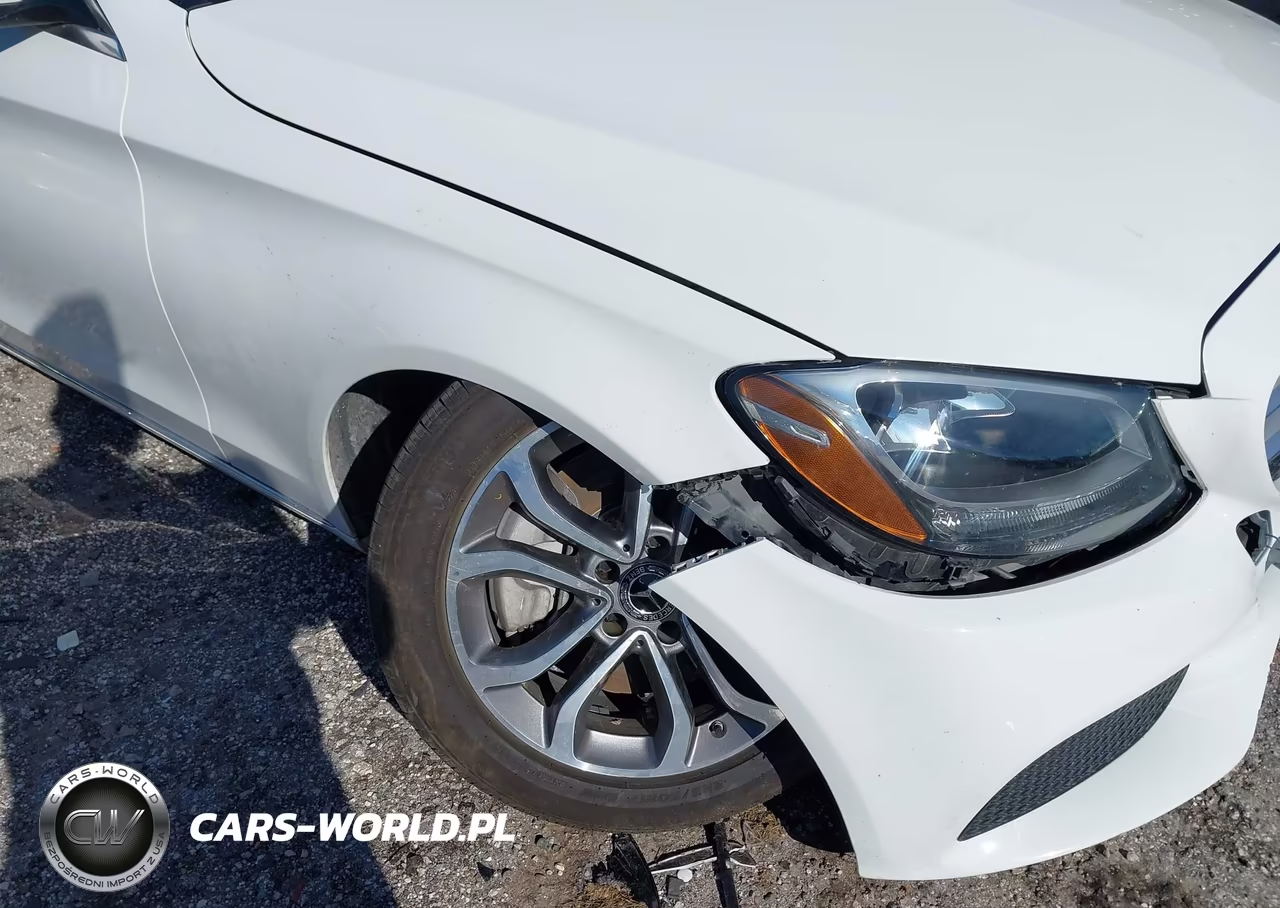 2018 Mercedes-Benz C 300 4Matic VIN:55SWF4KB4JU240345 - 6