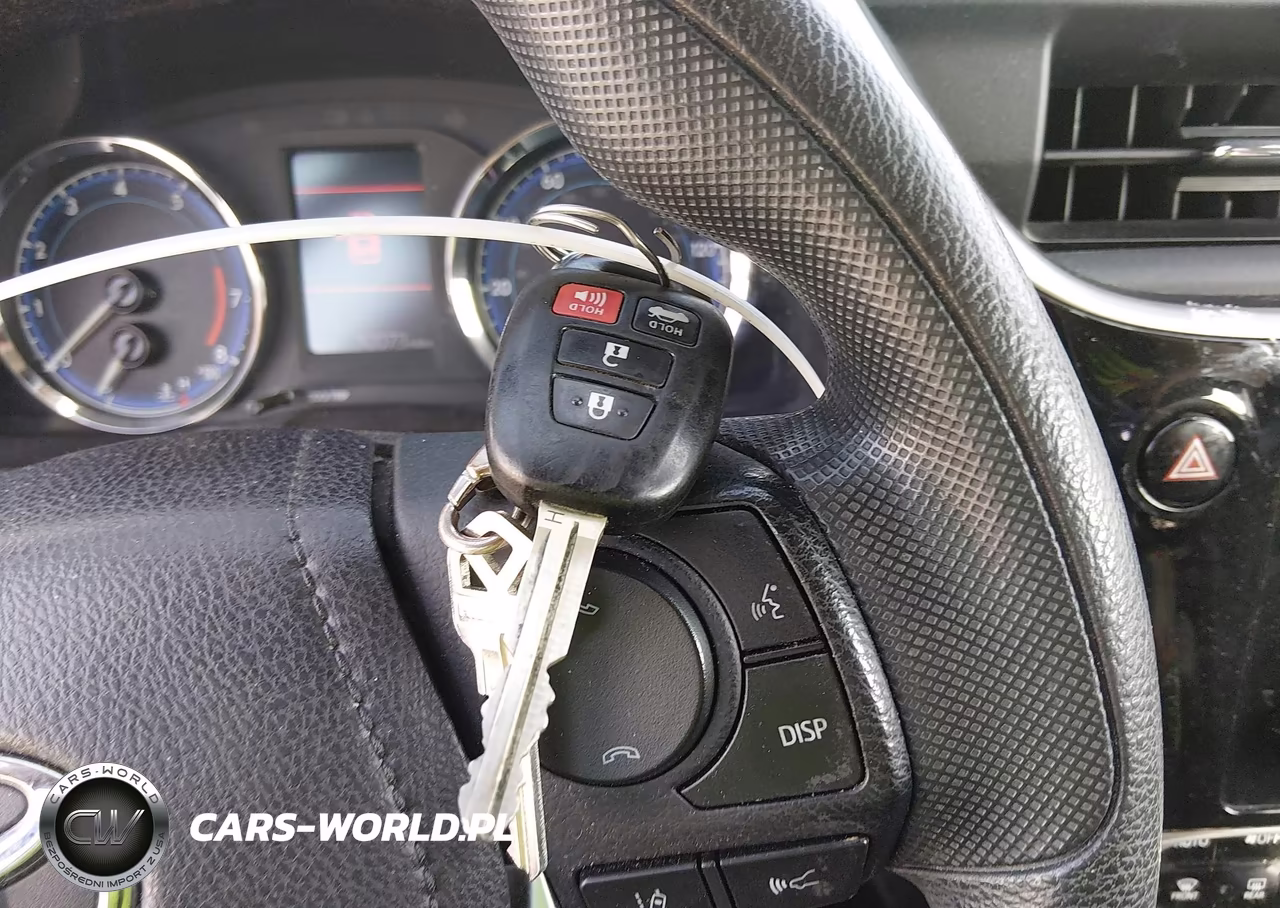 2018 Toyota Corolla Le VIN:5YFBURHE2JP790913 - 11