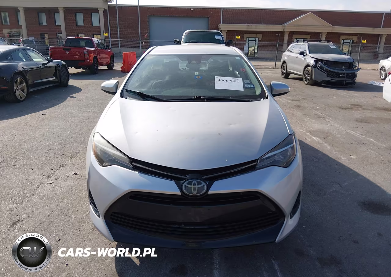2018 Toyota Corolla Le VIN:5YFBURHE2JP790913 - 12