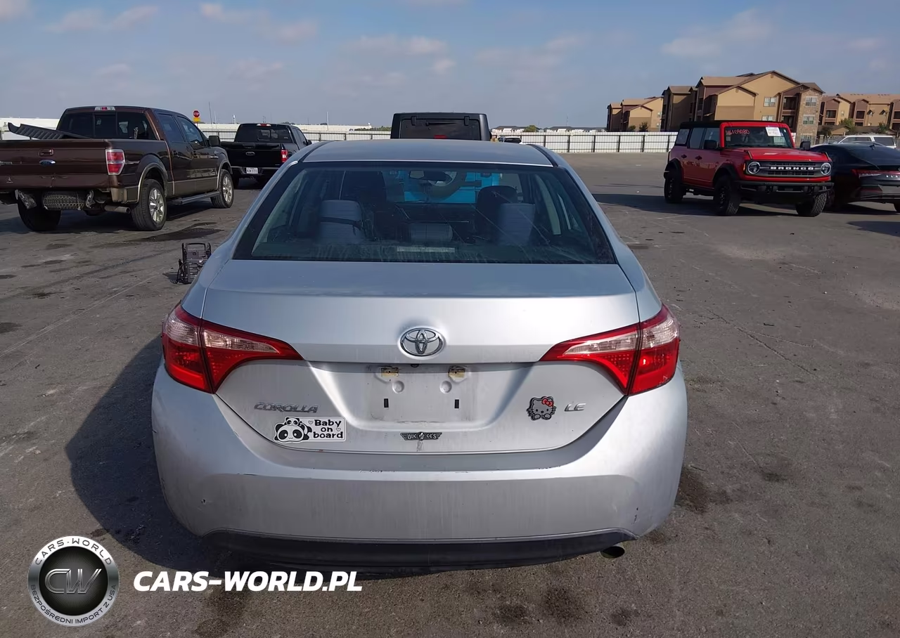 2018 Toyota Corolla Le VIN:5YFBURHE2JP790913 - 16