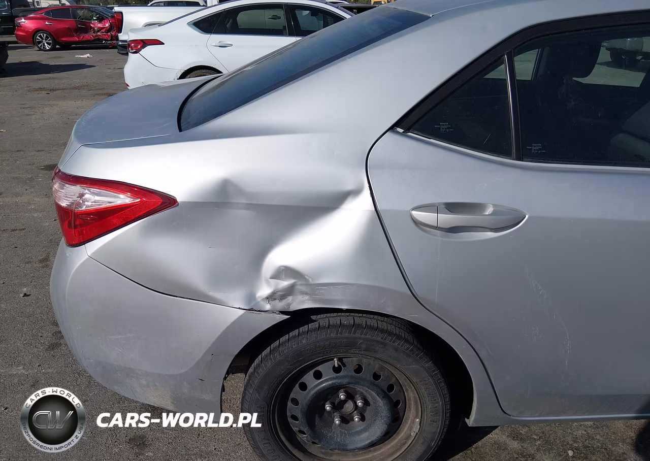 2018 Toyota Corolla Le VIN:5YFBURHE2JP790913 - 6