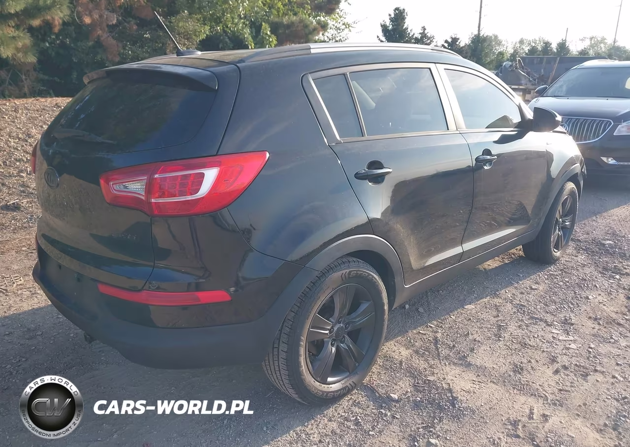 2011 Kia Sportage Lx VIN:KNDPBCA21B7030192 - 4