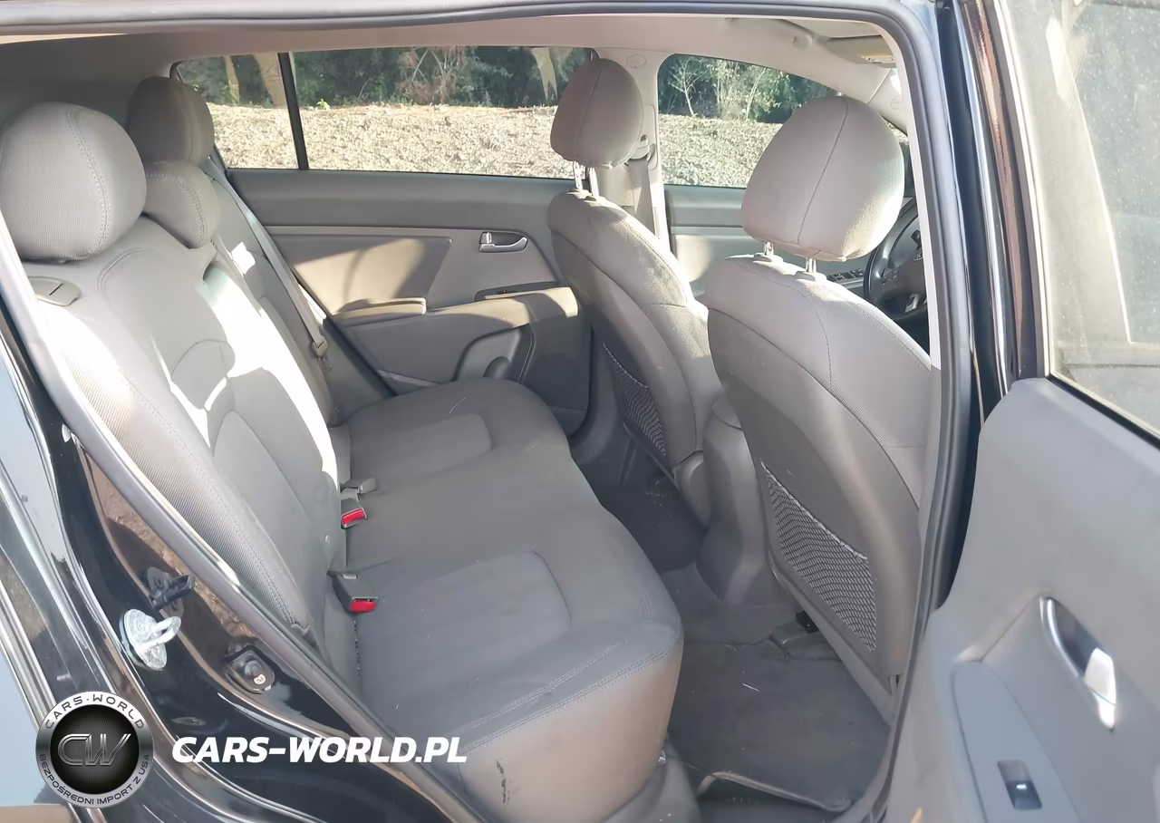 2011 Kia Sportage Lx VIN:KNDPBCA21B7030192 - 8