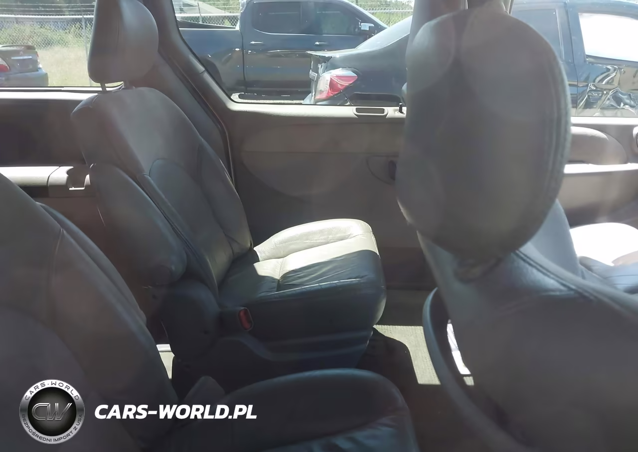 2003 Chrysler Town & Country Limited VIN:2C8GP64L03R122710 - 8