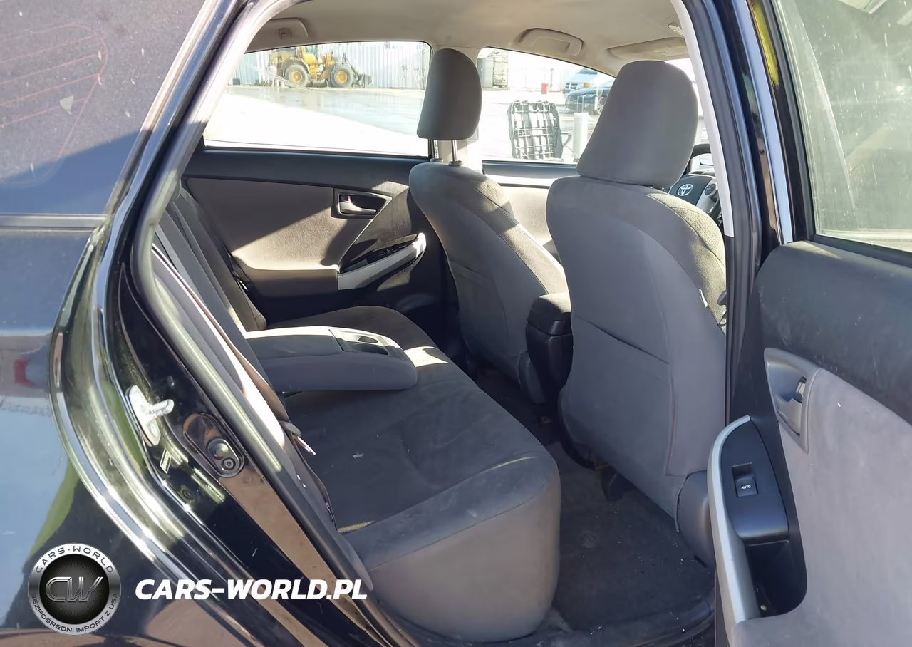 2012 Toyota Prius Two VIN:JTDKN3DUXC1523226 - 8