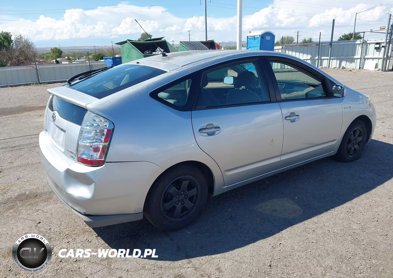 2008 Toyota Prius VIN:JTDKB20UX83310197 - 4