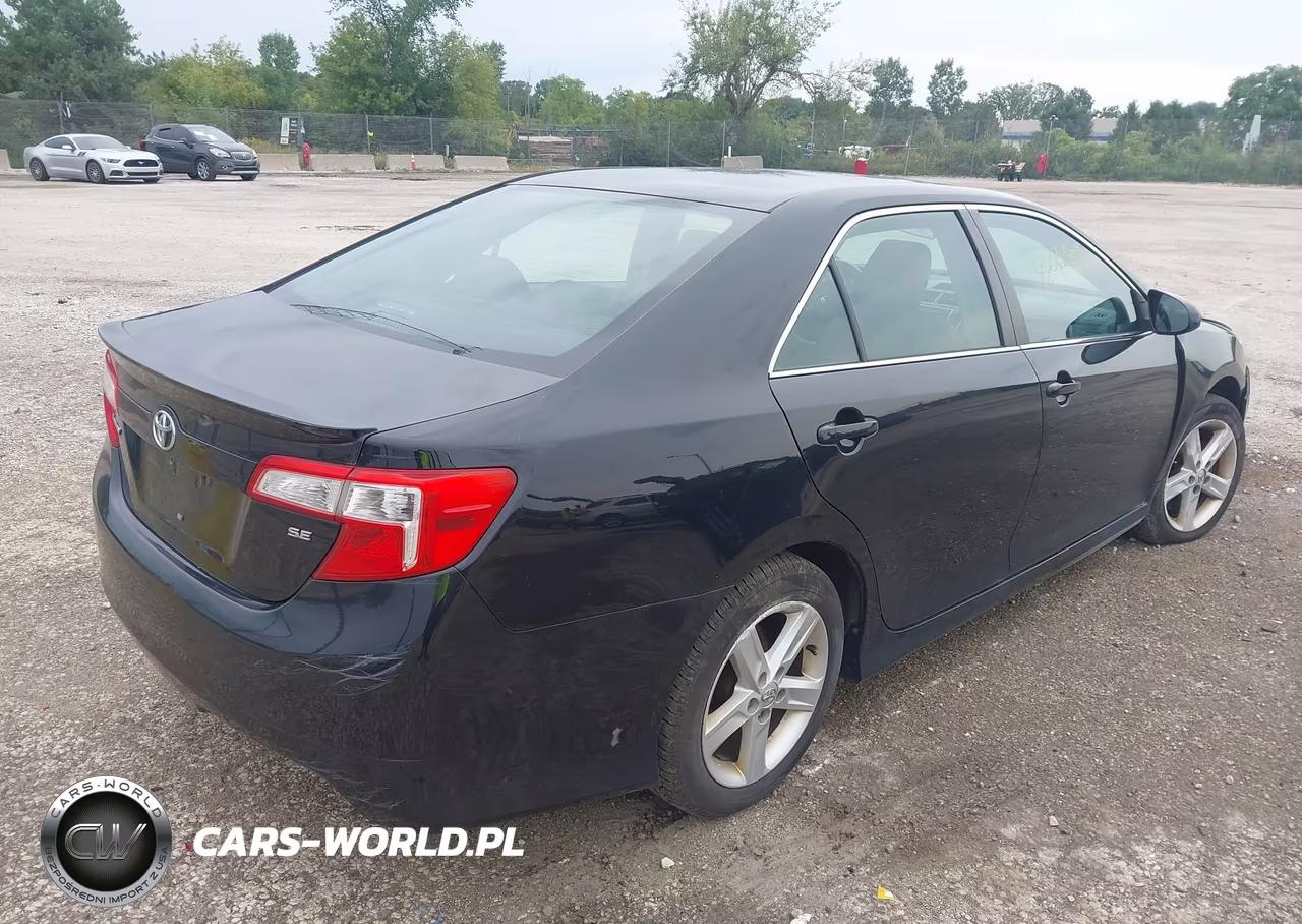 2013 Toyota Camry Se VIN:4T1BF1FK4DU282613 - 4