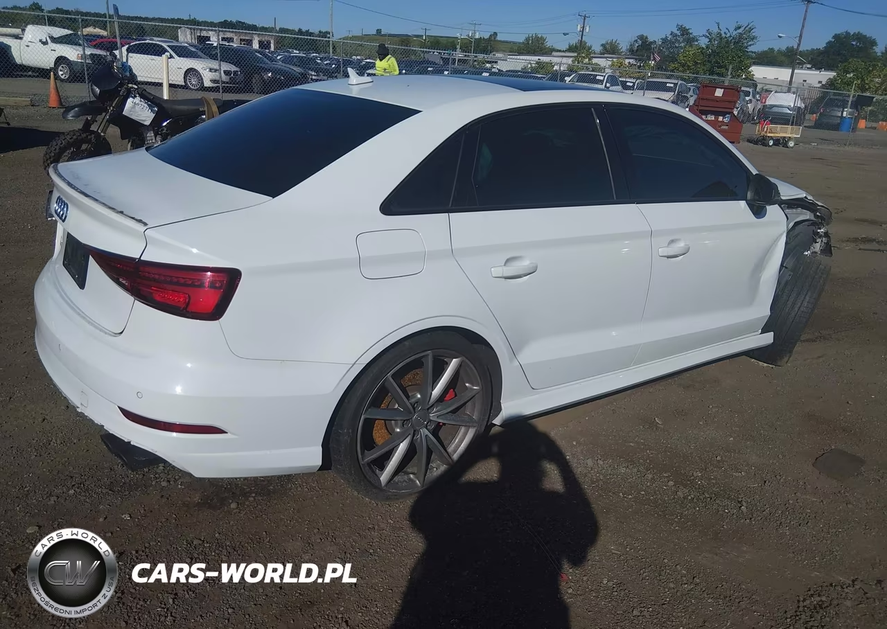 2017 Audi S3 2.0T Premium Plus VIN:WAUB1GFF0H1040656 - 4