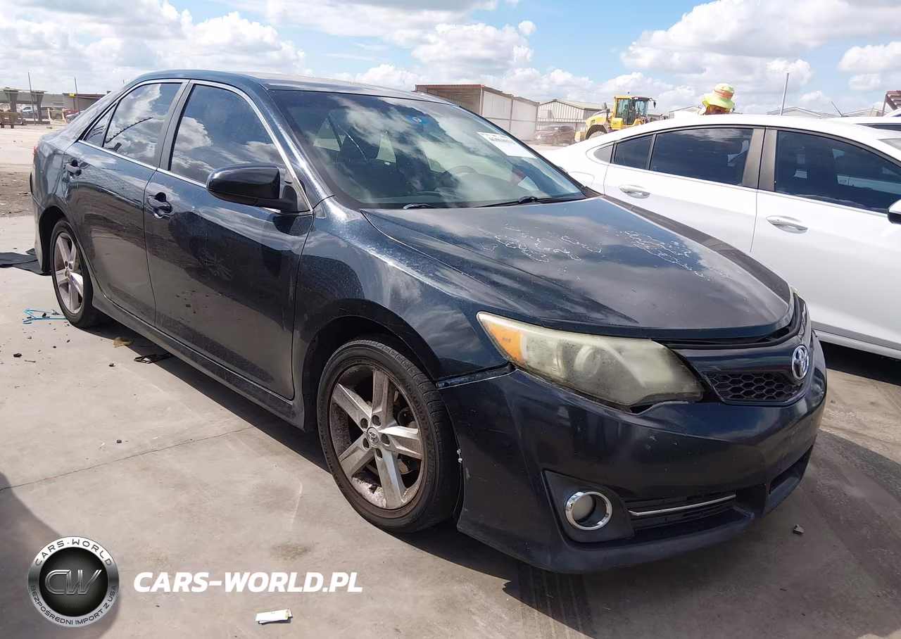 2012 Toyota Camry Se – zdjęcie 1 z 16