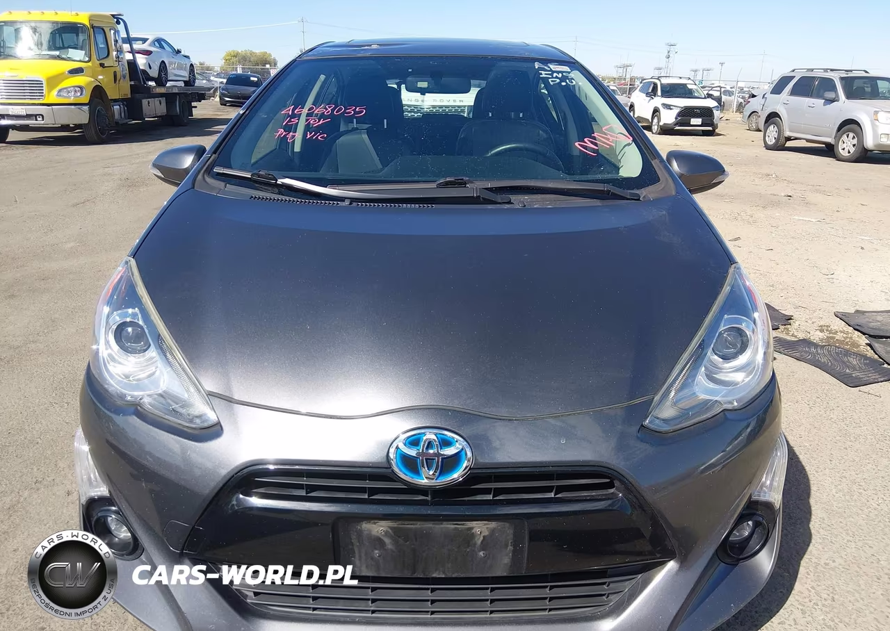 2015 Toyota Prius C Four VIN:JTDKDTB39F1097983 - 12