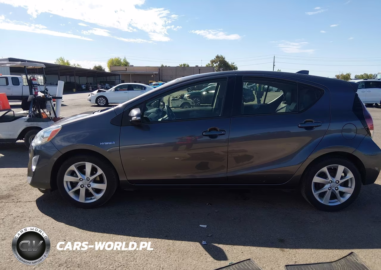 2015 Toyota Prius C Four VIN:JTDKDTB39F1097983 - 14