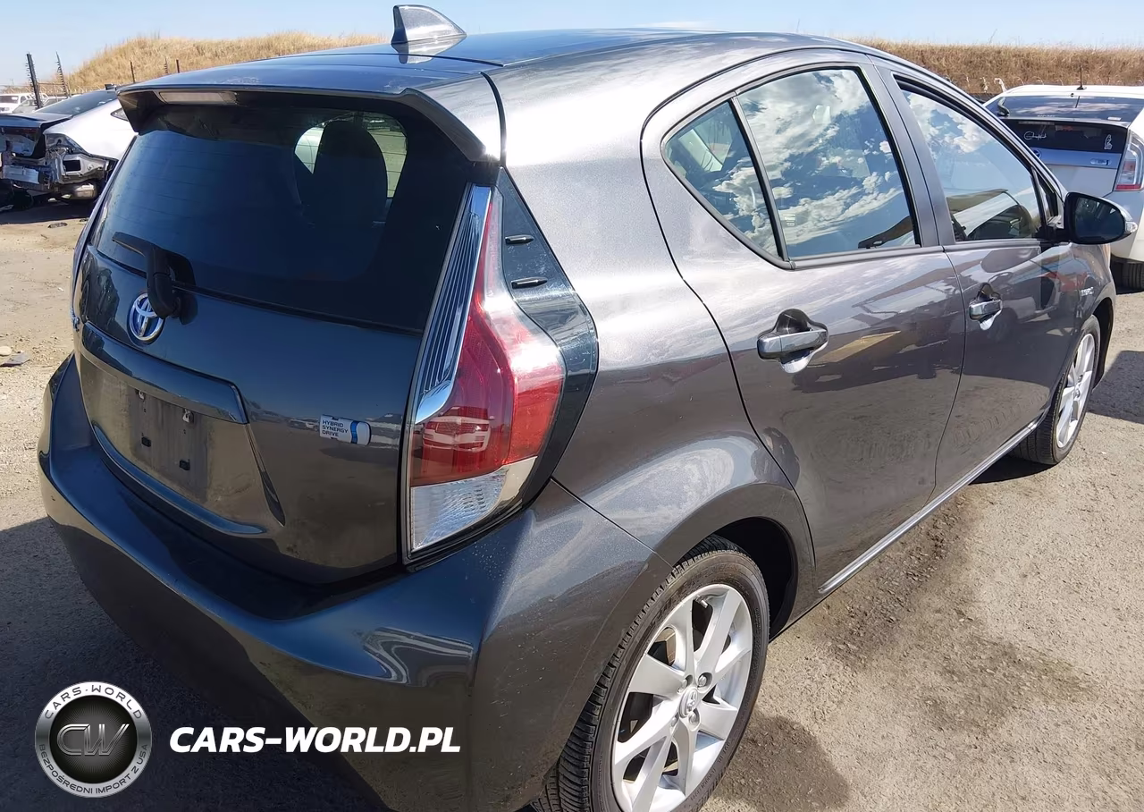 2015 Toyota Prius C Four VIN:JTDKDTB39F1097983 - 6
