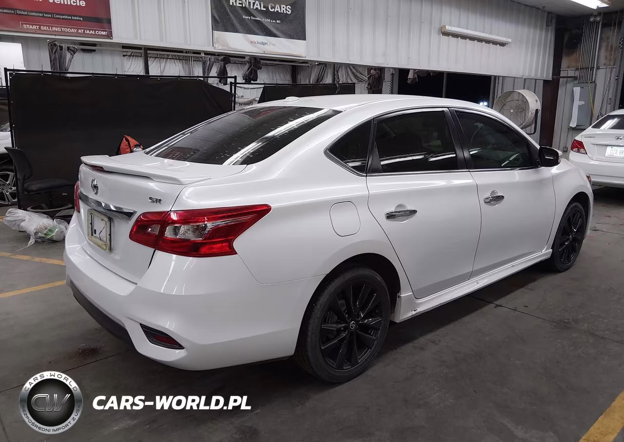 2018 Nissan Sentra Sr VIN:3N1AB7AP7JY315049 - 4