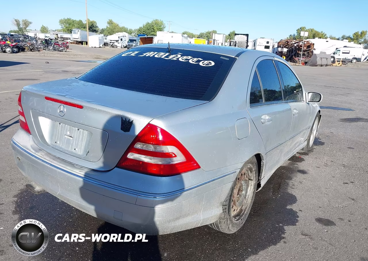 2005 Mercedes-Benz C 230 Kompressor Sport VIN:WDBRF40J45F625851 - 4