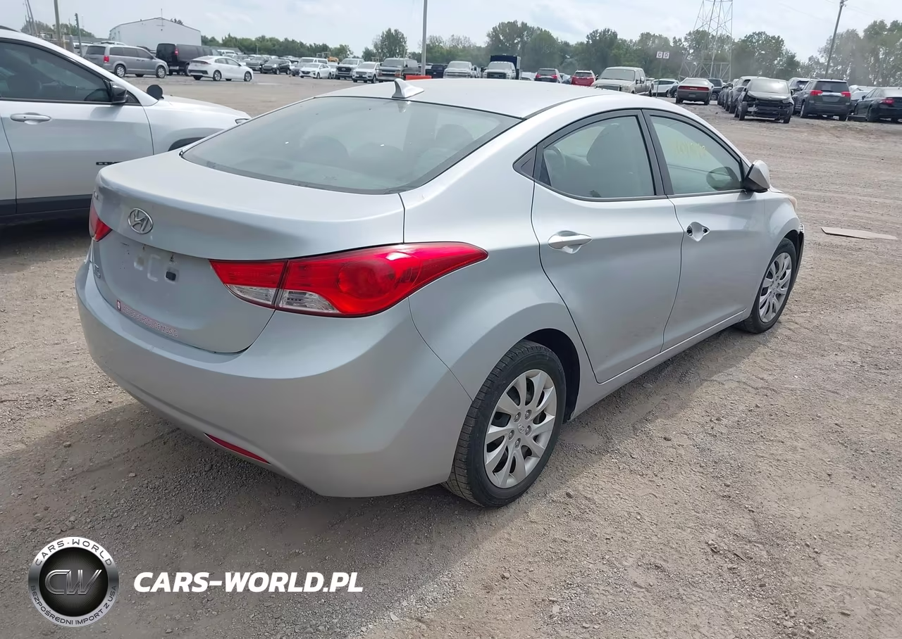 2011 Hyundai Elantra Gls VIN:5NPDH4AE0BH010559 - 4